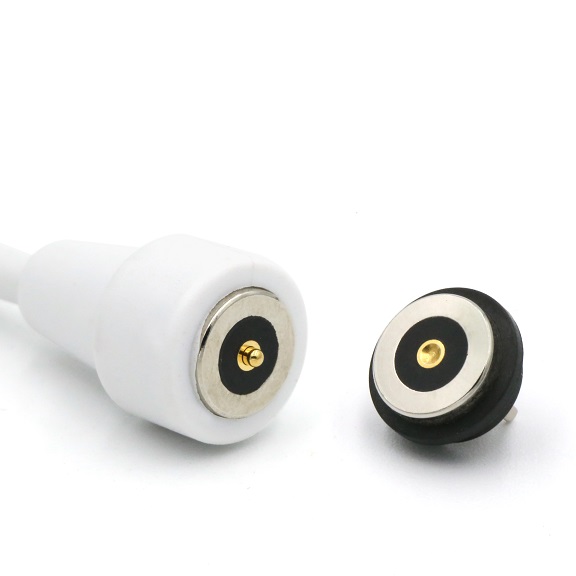 Magnetic charging cable